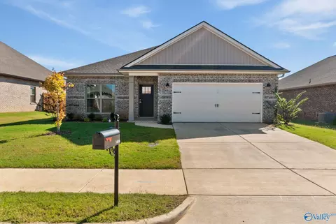 14896 Demarie Ln, Athens, AL 35613