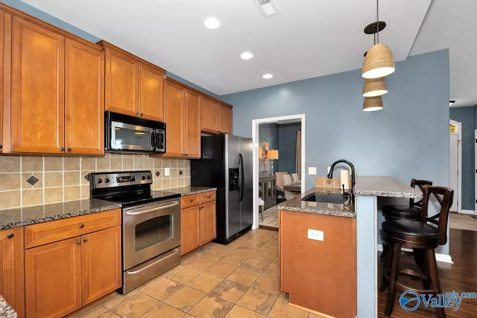Kitchen - 7328 Mill House Walk, Madison, AL 35757 photo 3 of 5