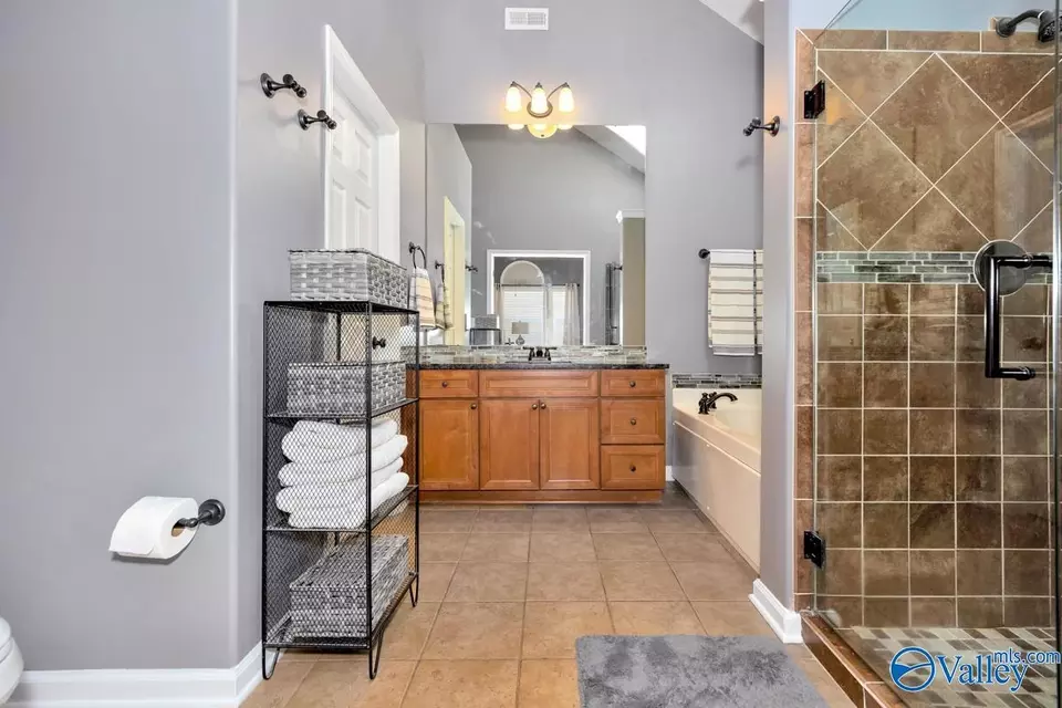 Bath - 7328 Mill House Walk, Madison, AL 35757 photo 3 of 7