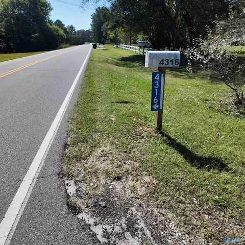 4316 Danville Rd, Decatur, AL 35603