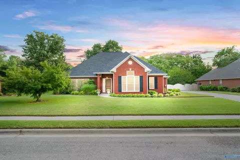 3104 Pendleton Ct, Owens Cross Roads, AL 35763