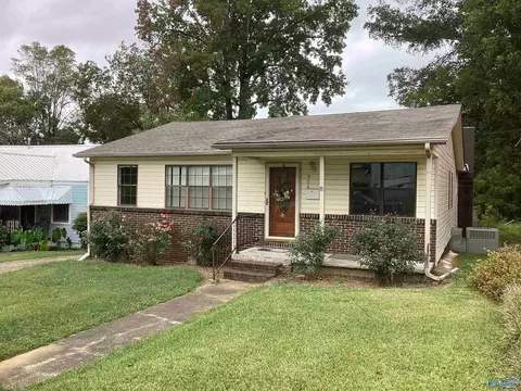 906 N 9th St, Gadsden, AL 35901