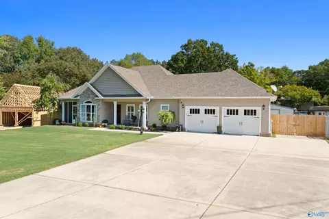 Exterior - 93 Bell Dr, Trinity, AL 35673 photo 3 of 11