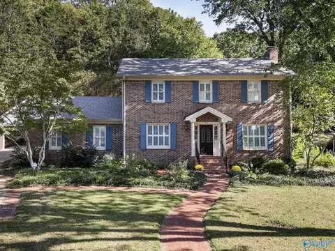 7803 Valley Bend Dr, Huntsville, AL 35802