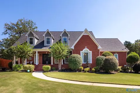 3412 Oakridge Dr, Decatur, AL 35603