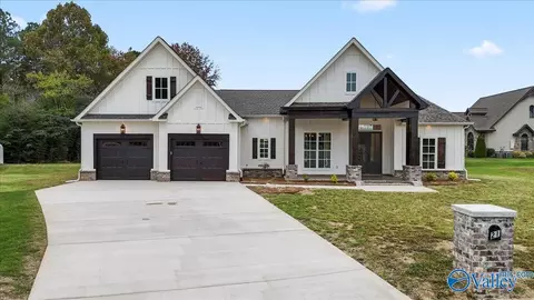 21 Bethel Crest Cir, Hartselle, AL 35640