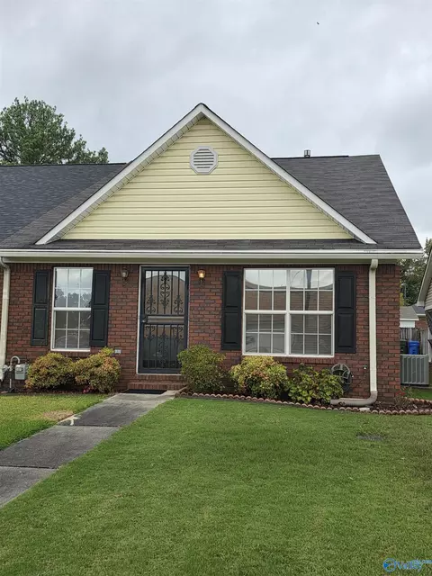 509 College St NW, Hartselle, AL 35640