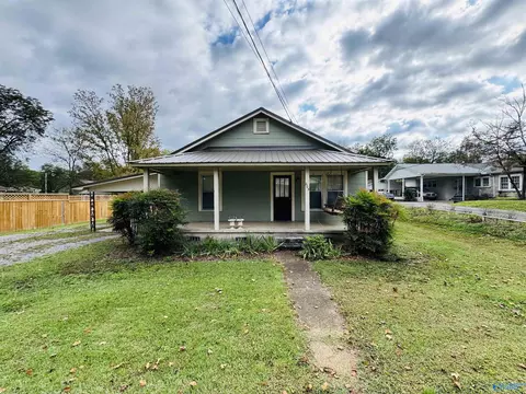 605 Cedar Hill Dr, Scottsboro, AL 35768