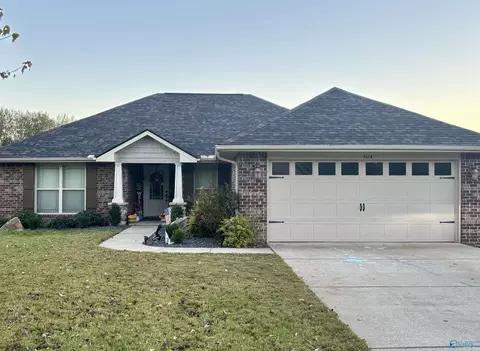 4614 Carrington Blvd, Owens Cross Roads, AL 35763