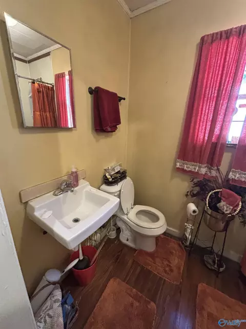 Bath - 1017 Third Ave, Gadsden, AL 35901 photo 1 of 2