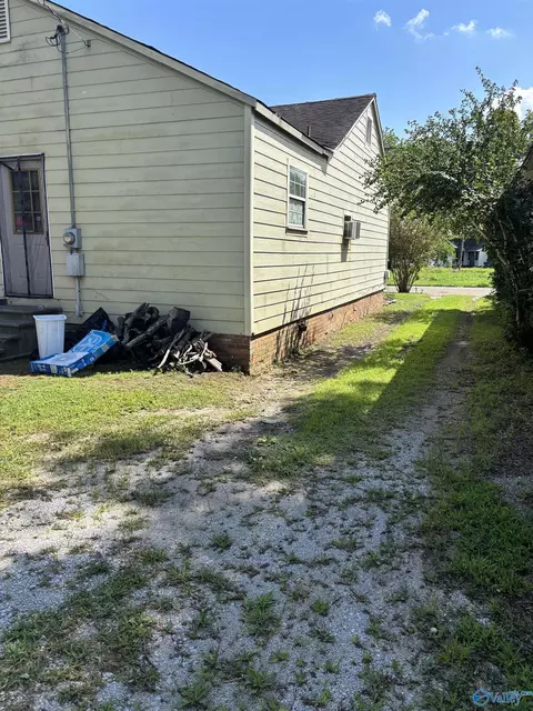 Exterior - 1017 Third Ave, Gadsden, AL 35901 photo 1 of 2