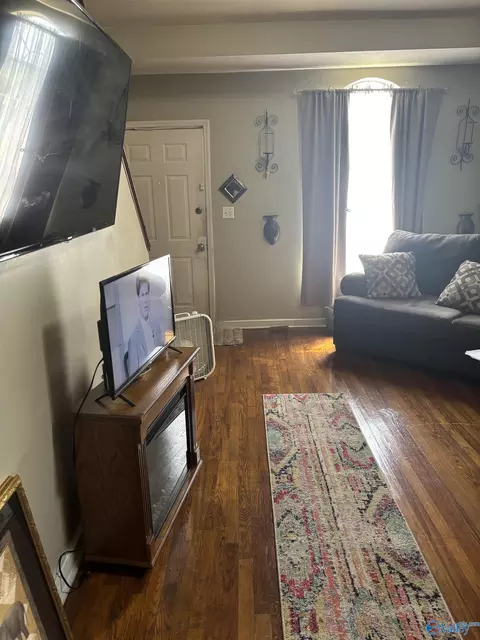 Living - 1017 Third Ave, Gadsden, AL 35901 photo 2 of 4