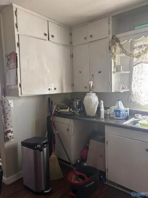 Kitchen - 1017 Third Ave, Gadsden, AL 35901 photo 6 of 9