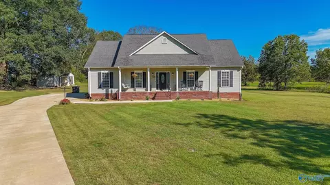 Exterior - 567 County Road 386, Trinity, AL 35673 photo 1 of 5