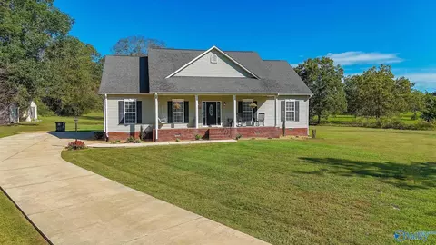 Exterior - 567 County Road 386, Trinity, AL 35673 photo 3 of 5