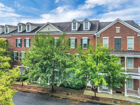 17 Biltmore Dr, Huntsville, AL 35806
