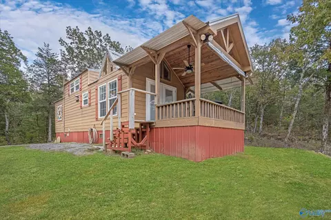 206 Red Bud Ln, Decatur, AL 35603