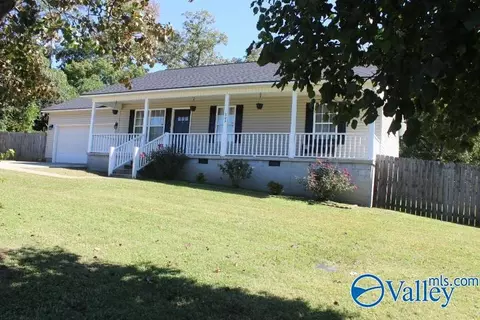 1209 Godfrey Ave, Fort Payne, AL 35967