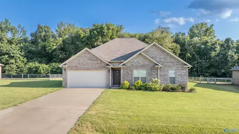 84 W Blue Heron Dr, Killen, AL 35645