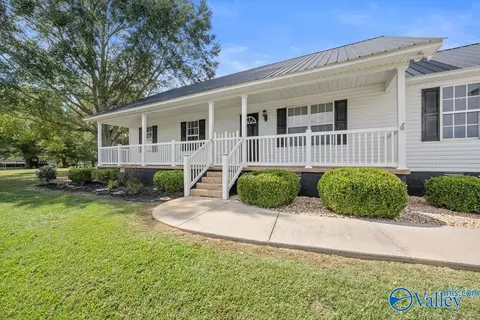 101 Oak Dr, Boaz, AL 35956