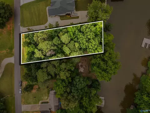 226 Reynolds Dr, Rogersville, AL 35652