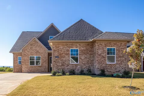 201 Camberly Cove Ln, Meridianville, AL 35759