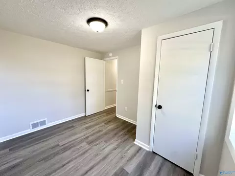 Bedroom - 29342 Easter Ferry Rd, Lester, AL 35647 photo 2 of 3