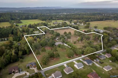 303 Pine Haven Rd, Gadsden, AL 35901