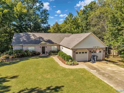 178 Reynolds Dr, Rogersville, AL 35652