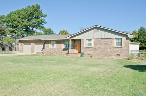 15579 Quinn Rd, Athens, AL 35611