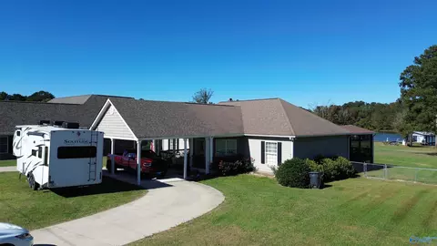 285 Jordan Dr, Centre, AL 35960