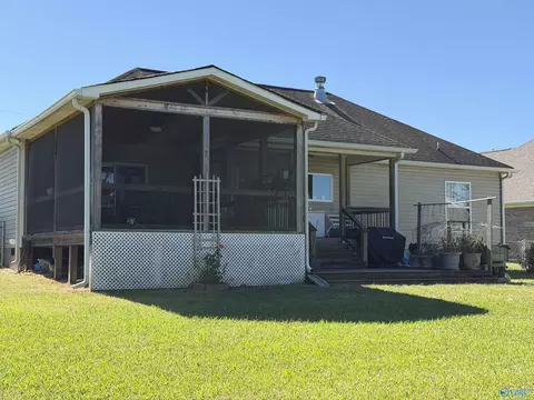 285 Jordan Dr, Centre, AL 35960 photo 3