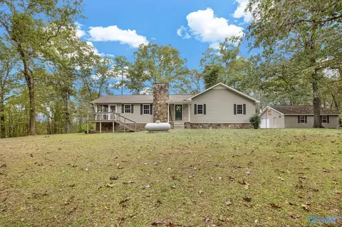 220 Benefield Dr, Attalla, AL 35954