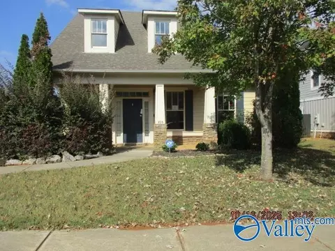 305 Acorn Grove Ln, Huntsville, AL 35824