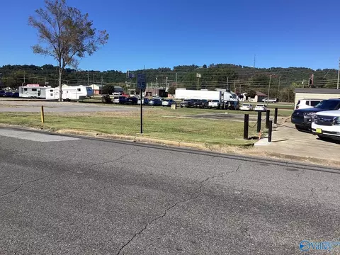 935 1st Ave, Gadsden, AL 35901