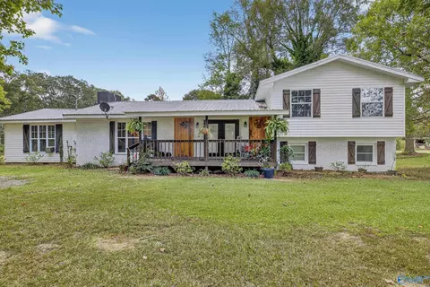 335 Dogwood Trl, Boaz, AL 35956