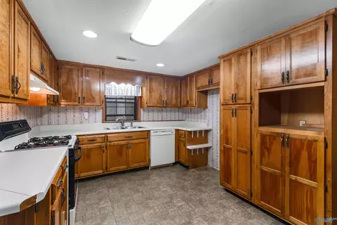 Kitchen - 7159 Willow Rd, Ider, AL 35981 photo 3 of 3