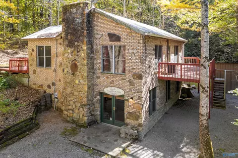 136 Higdon Rd, Falkville, AL 35622