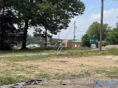 117-121 E Grand Ave, Rainbow City, AL 35906