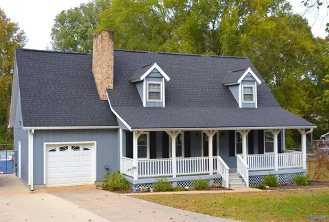 1611 Hood Ave, Scottsboro, AL 35769