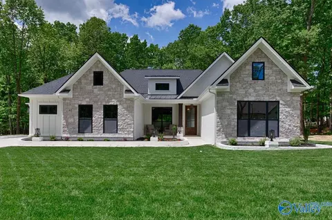 28 Bluff Crk, Huntsville, AL 35803
