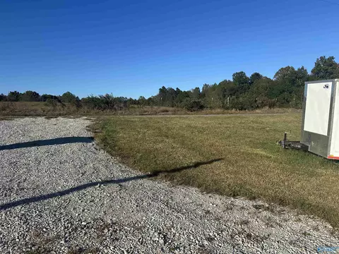 7066 Vivians Rd, Anderson, AL 35610
