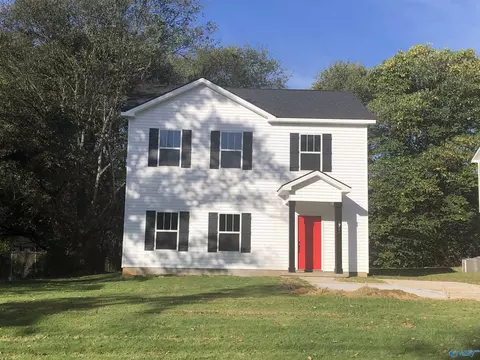 1711 Golf Club Ln, Huntsville, AL 35816