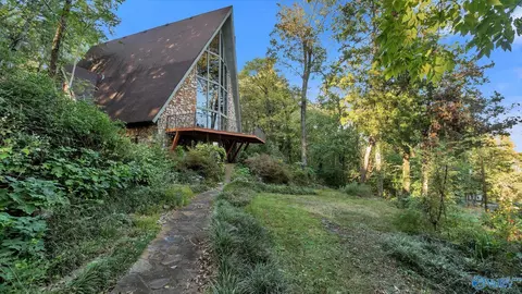 2707 Churchill Dr, Huntsville, AL 35801