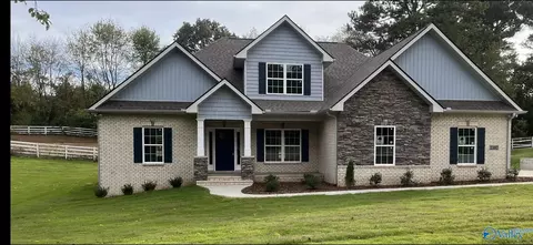 27092 Red Acres Ln, Athens, AL 35613