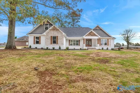 253 Bobo Rd, Hazel Green, AL 35750