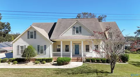 222 1st St, Hamilton, AL 35570