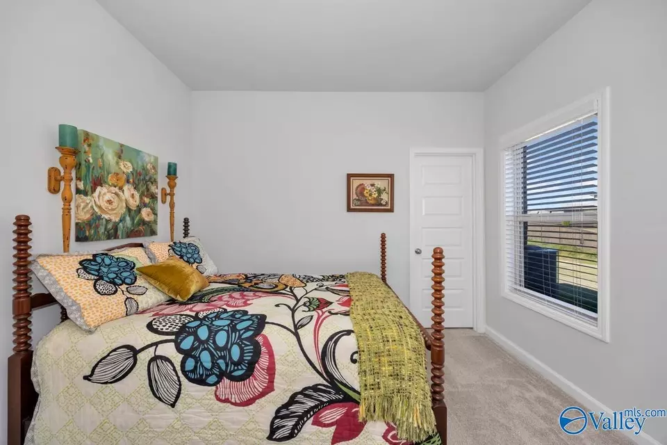 Bedroom - 243 Iron Cir, Meridianville, AL 35759 photo 5 of 7