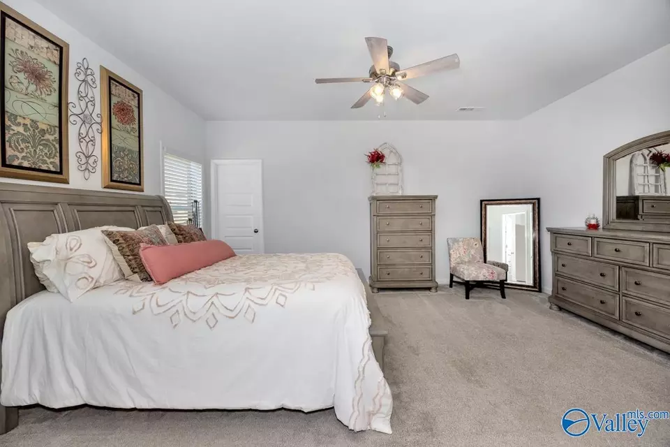 Bedroom - 243 Iron Cir, Meridianville, AL 35759 photo 3 of 7