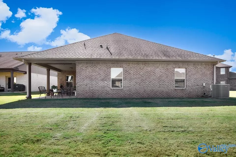 Exterior - 243 Iron Cir, Meridianville, AL 35759 photo 7 of 8